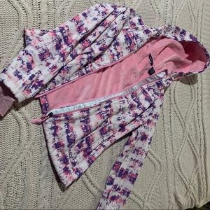 Girls 14/16 L snozu jacket worn only a couple of times. Has fleece lining